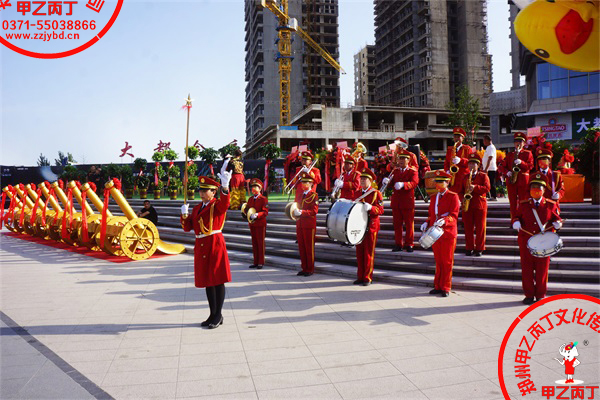 河南郑州大型开业庆典礼仪活动策划公司甲乙丙丁郑州大都市夜市广场开业演出舞狮表演现场.jpg