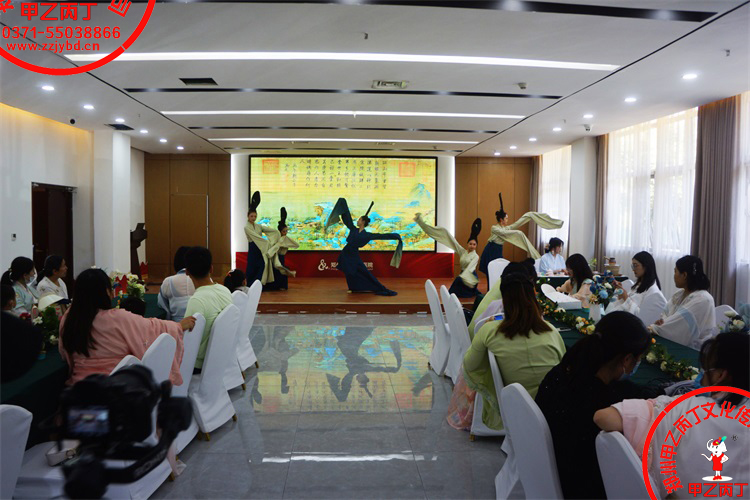 河南郑州大型开业庆典礼仪活动策划公司甲乙丙丁郑州圣玛医院客户答谢会会议策划演出现场.jpg